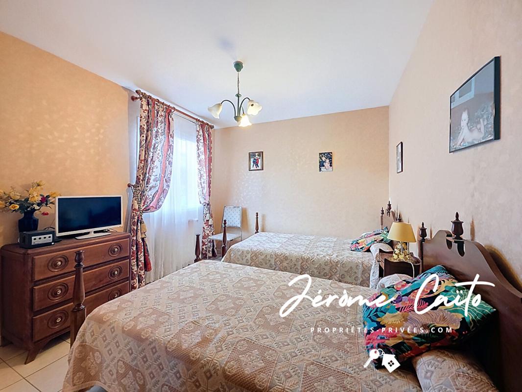 LE GRAU-DU-ROI Maison Le Grau Du Roi 4 pièce(s) 103 m2 - 3 chambres + garage + places de parking 13