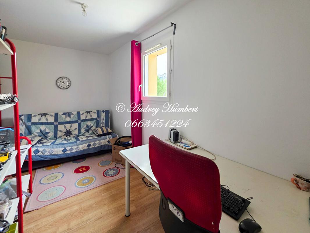 PIERREVERT PIERREVERT, superbe VILLA T6,  récente et confortable de 147 m²  sur 1000 m² de jardin arborés avec piscine 13