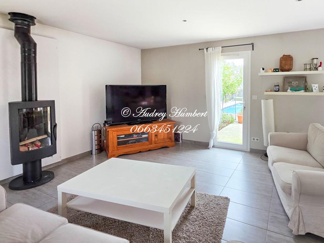 PIERREVERT PIERREVERT, superbe VILLA T6,  récente et confortable de 147 m²  sur 1000 m² de jardin arborés avec piscine 6