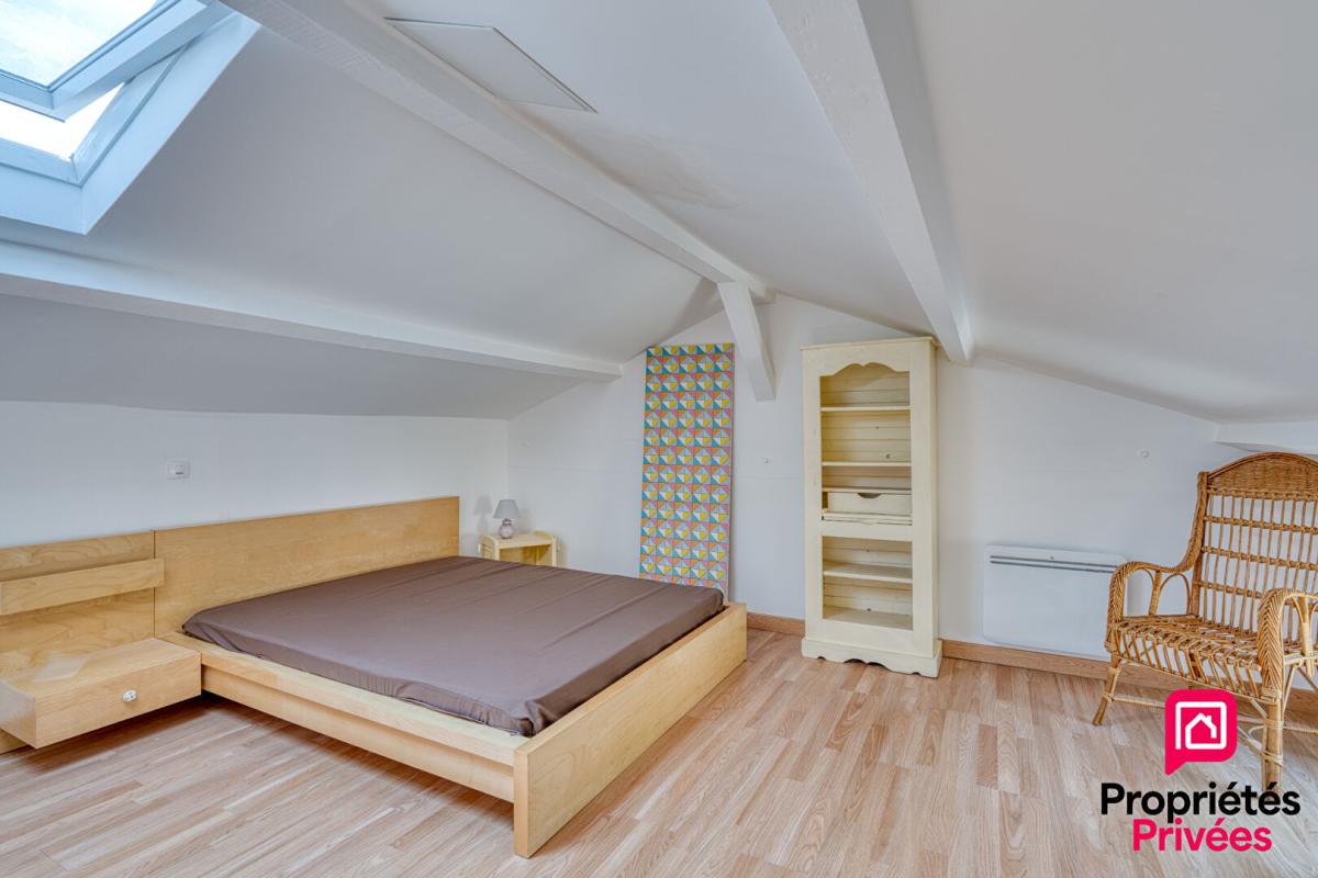 OYTIER-SAINT-OBLAS Maison de caractère de 257 m2 avec T2 indépendant - Oytier-Saint-Oblas 15