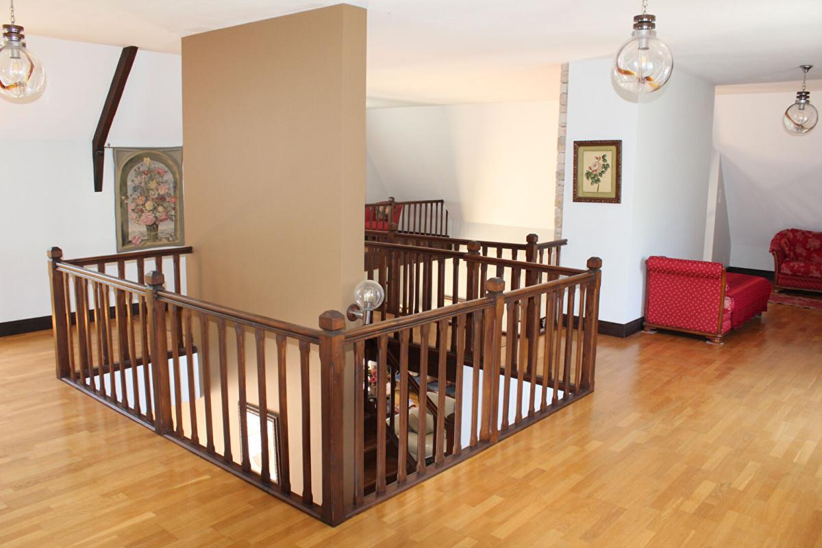 TRELISSAC Grande maison familiale 300 M2 10