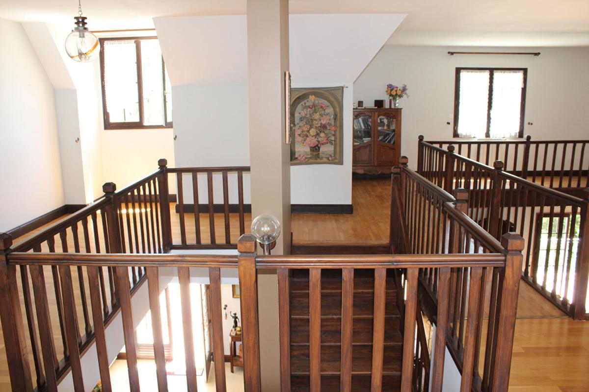 TRELISSAC Grande maison familiale 300 M2 13