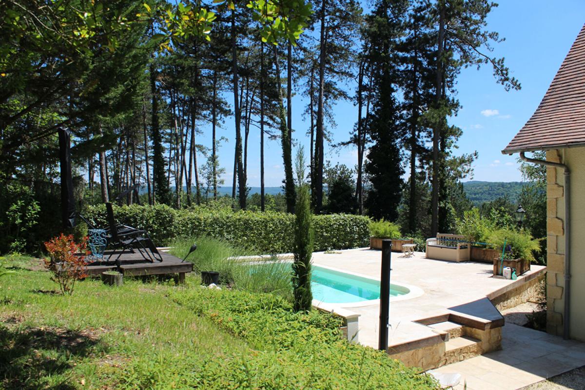 TRELISSAC Grande maison familiale 300 M2 2