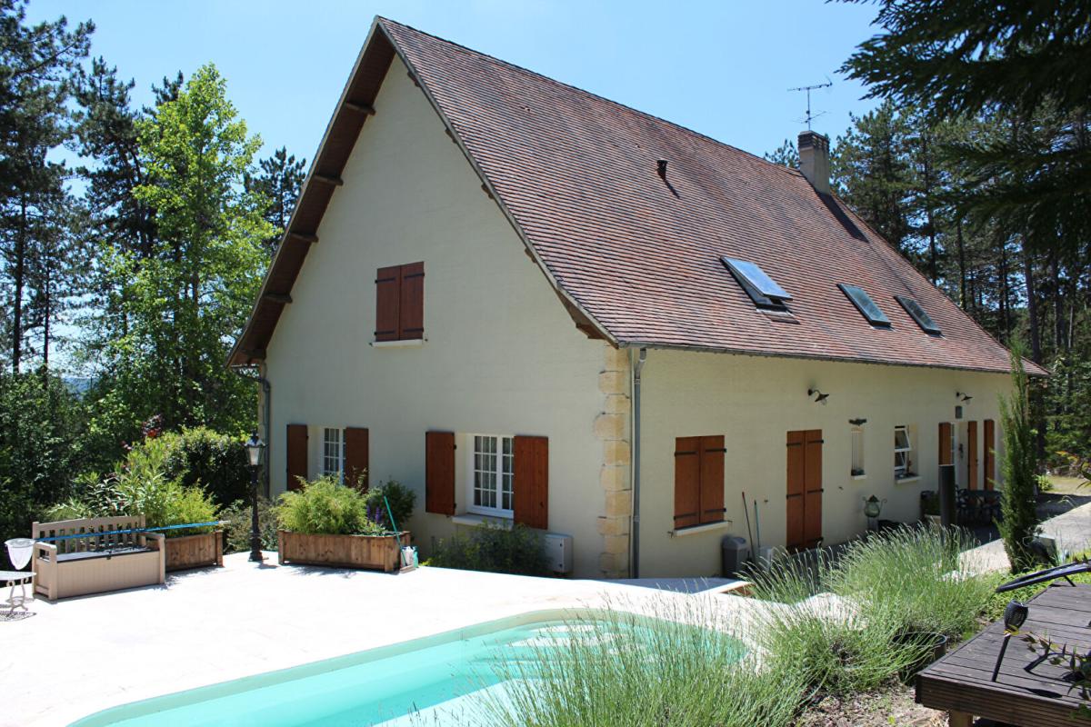 TRELISSAC Grande maison familiale 300 M2 3