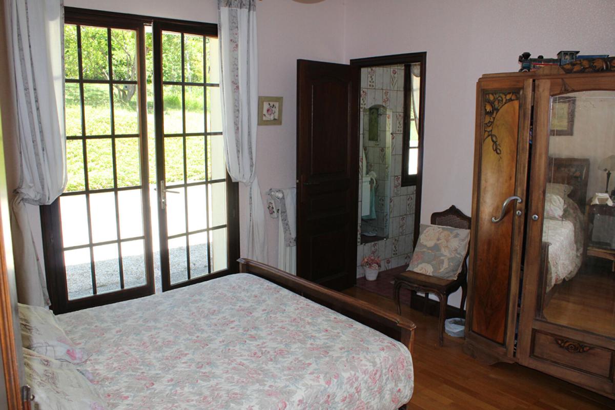 TRELISSAC Grande maison familiale 300 M2 7