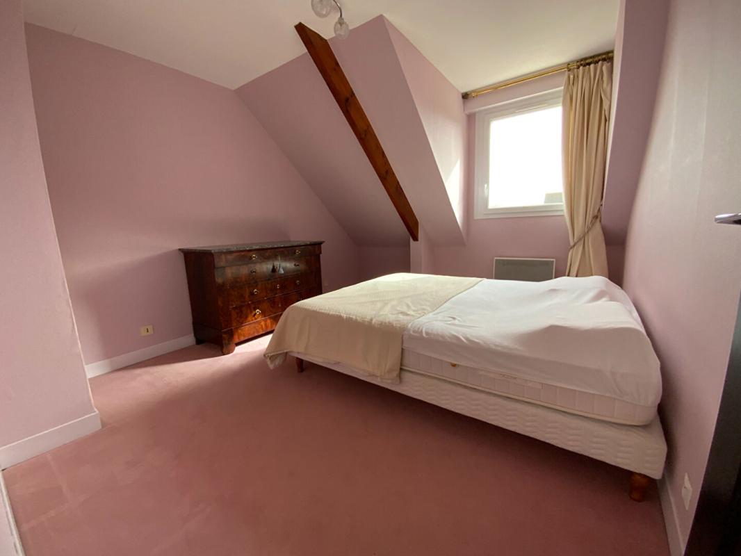 GRANVILLE Maison proche  Granville 8 pièce(s) 165m2 au calme 10