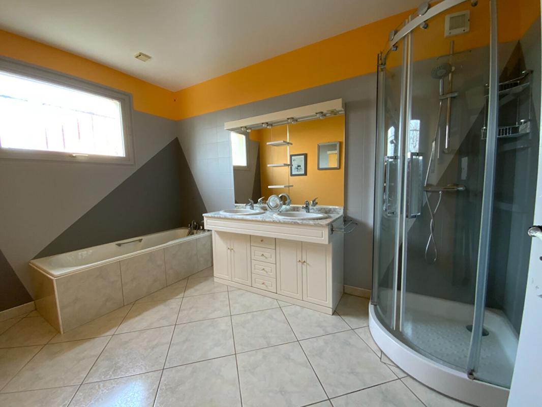 GRANVILLE Maison proche  Granville 8 pièce(s) 165m2 au calme 8