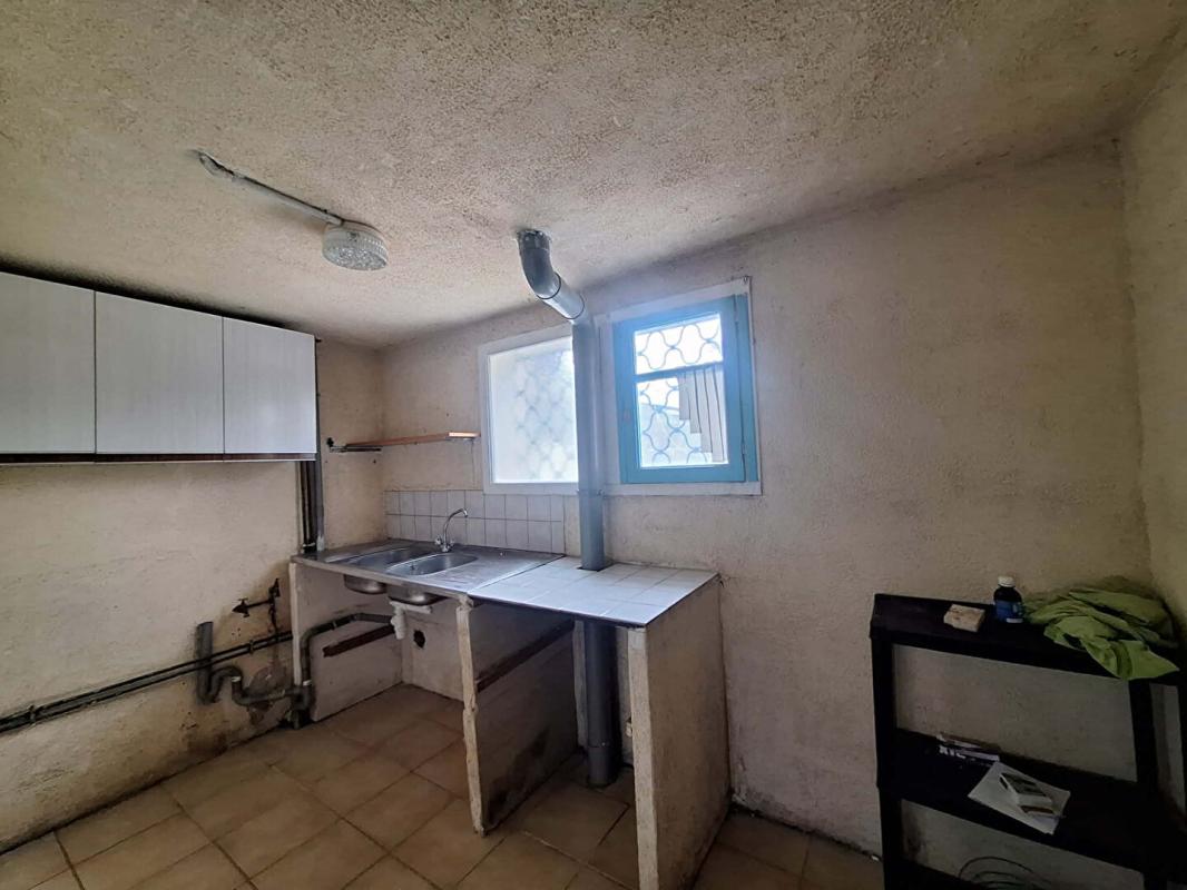 CARCASSONNE Maison avec jardin et grand garage 8