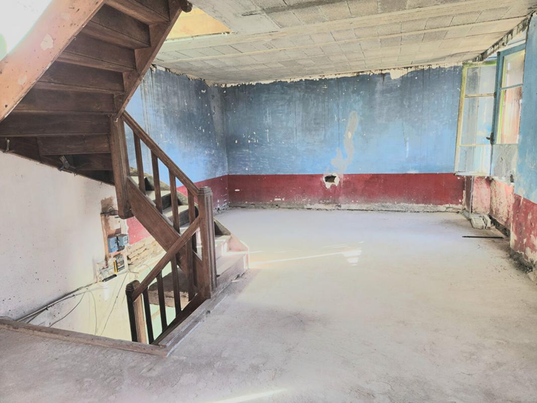 LANVENEGEN Lanvenegen 56320  - Au calme - Maison à  restaurer de 85 m2  sur 4.970 m2 - Prix : 99.990 10