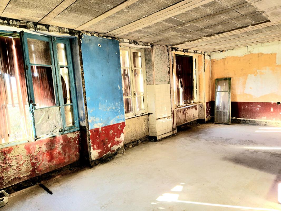 LANVENEGEN Lanvenegen 56320  - Au calme - Maison à  restaurer de 85 m2  sur 4.970 m2 - Prix : 99.990 6