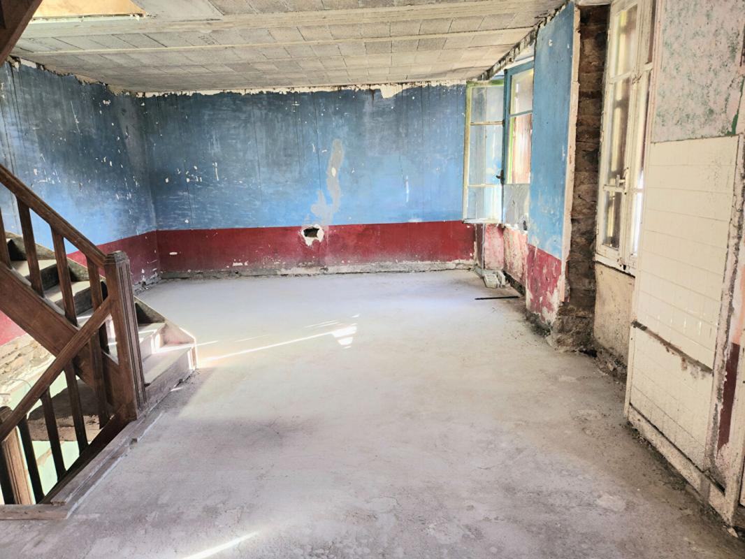 LANVENEGEN Lanvenegen 56320  - Au calme - Maison à  restaurer de 85 m2  sur 4.970 m2 - Prix : 99.990 8