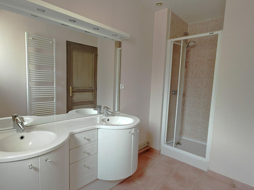 LA FERTE-BERNARD Belle maison familiale à La Ferte Bernard 7 pièces 183 m2 13