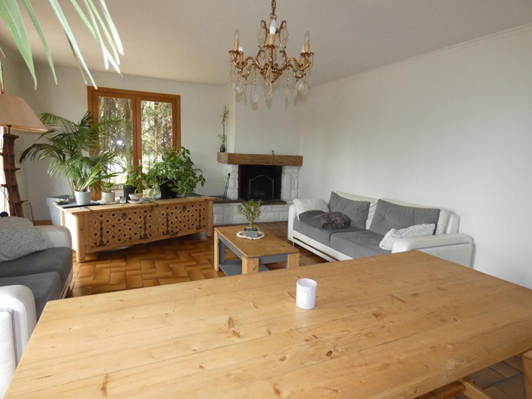 IVRY-LA-BATAILLE Maison familiale 5 chambres + sous sol total 1