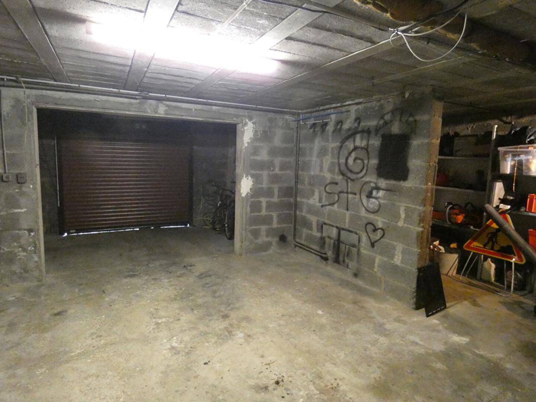 IVRY-LA-BATAILLE Maison familiale 5 chambres + sous sol total 16