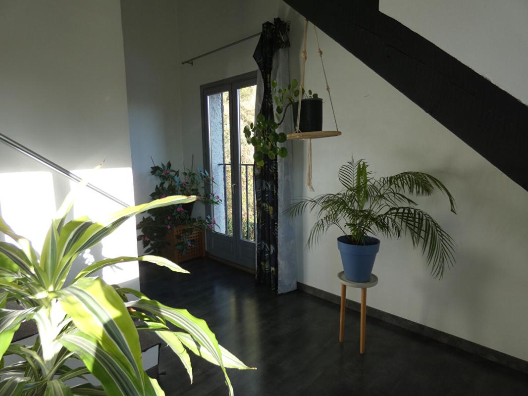 IVRY-LA-BATAILLE Maison familiale 5 chambres + sous sol total 6