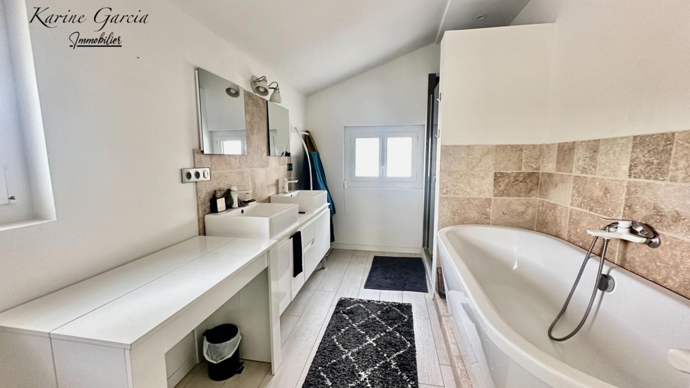 SANARY-SUR-MER SANARY SUR MER - APPARTEMENT DE TYPE 3 - PARKING PRIVATIF 10