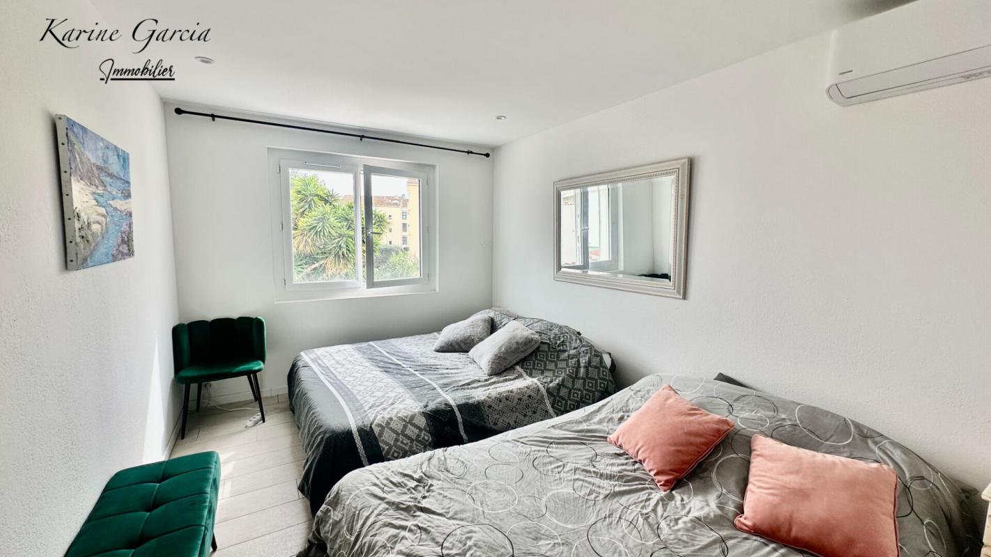 SANARY-SUR-MER SANARY SUR MER - APPARTEMENT DE TYPE 3 - PARKING PRIVATIF 13