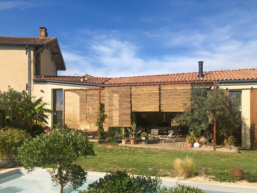 SAUTERNES Magnifique propriété rénovée et jardin paysager au coeur de Sauternes 2