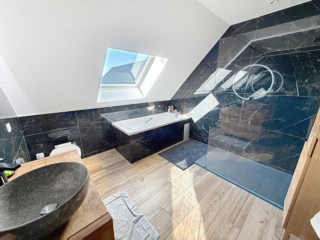 MILLAM Maison Millam 7 pièce(s) 255 m2 16