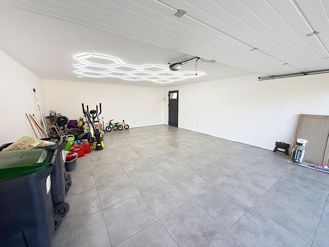 MILLAM Maison Millam 7 pièce(s) 255 m2 18