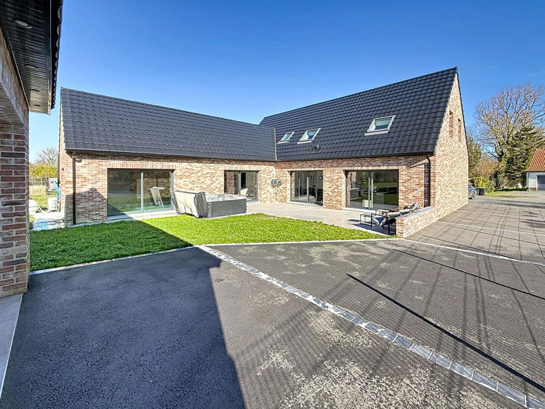 MILLAM Maison Millam 7 pièce(s) 255 m2 5