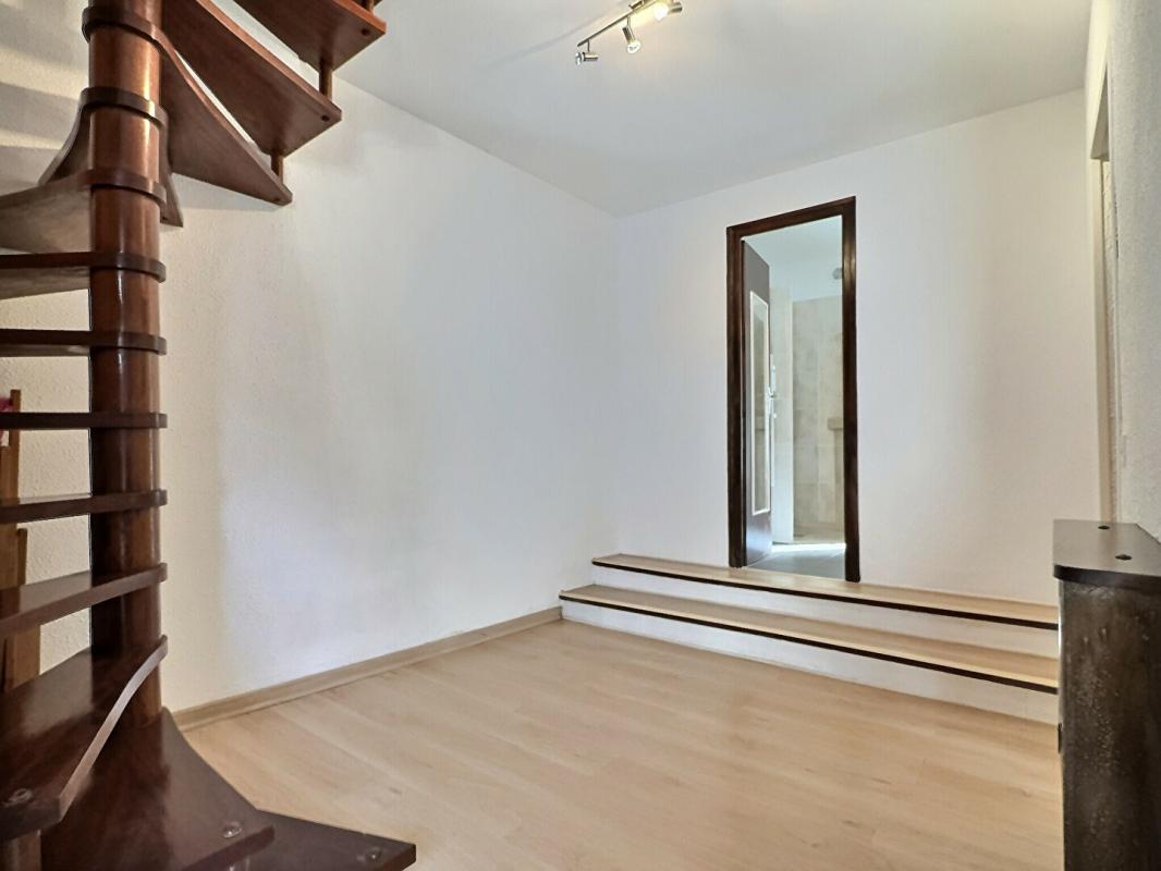 VEREL-PRAGONDRAN Propriété de charme avec piscine, composée de deux maisons indépendantes sur 2800m2 de terrain 18