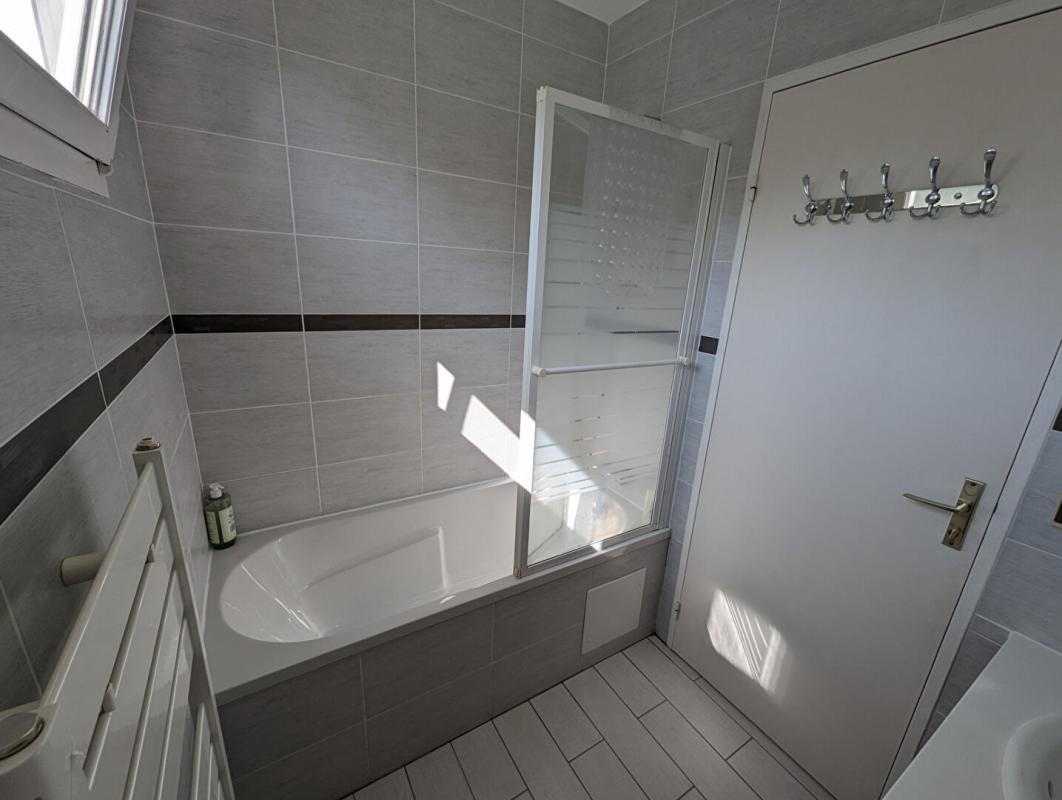 SAINT-ETIENNE-DE-MONTLUC Maison Saint Etienne De Montluc 6 pièce(s) 150 m2 9