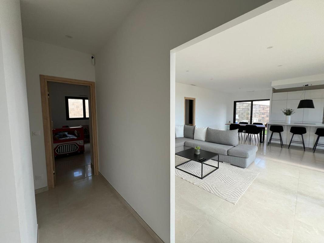 CLERMONT-L'HERAULT Très belle villa moderne dans les hauts de clermont 12