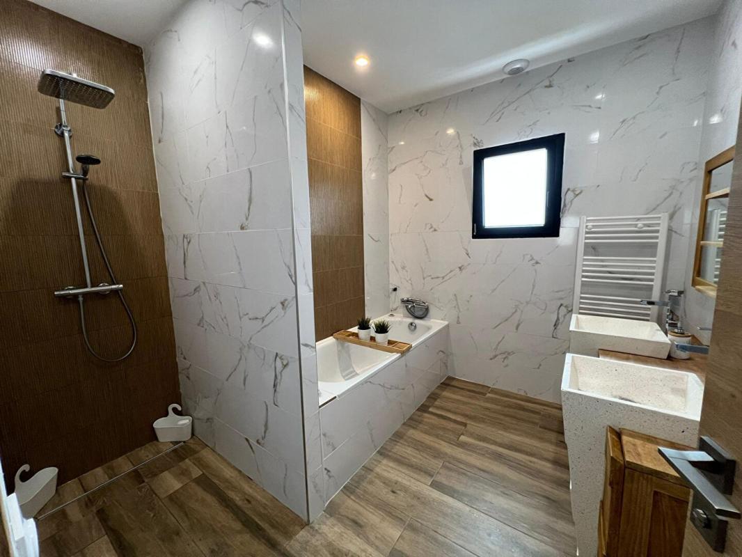 CLERMONT-L'HERAULT Très belle villa moderne dans les hauts de clermont 7