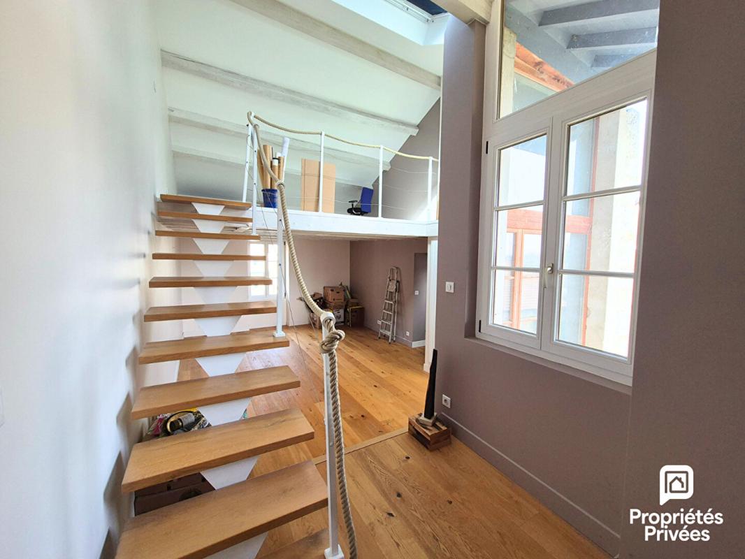 COLLONGES Maison en pierre rénovée - 4 ch - Jardin clos - Garage - Pays de Gex 6