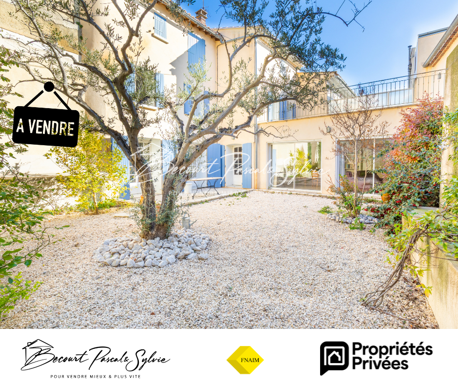 SAINT-SATURNIN-LES-AVIGNON Exclusivité - Maison de village de charme avec cour intérieure de 95 m² et garage 1