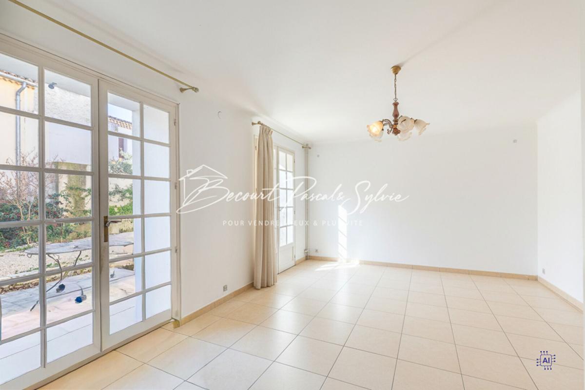 SAINT-SATURNIN-LES-AVIGNON Exclusivité - Maison de village de charme avec cour intérieure de 95 m² et garage 7