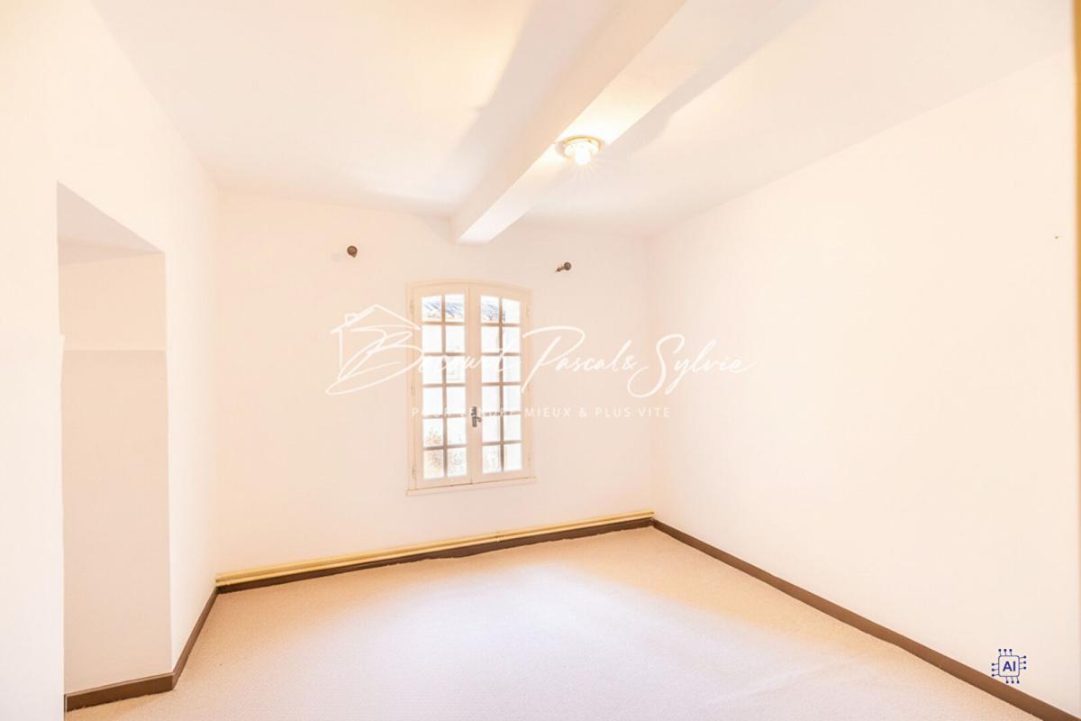 SAINT-SATURNIN-LES-AVIGNON Exclusivité - Maison de village de charme avec cour intérieure de 95 m² et garage 8