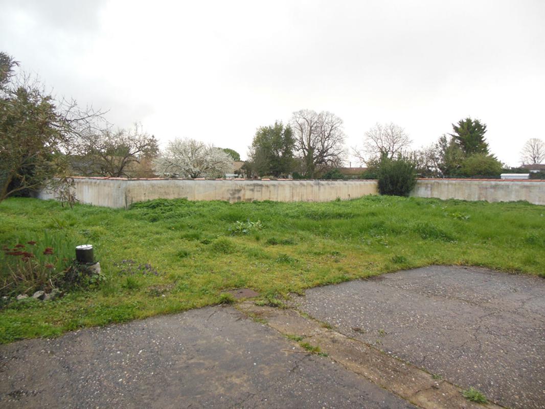 SAINT-SULPICE-DE-ROYAN Maison de village, centre-ville 2 min à pied dans un environnement calme 5
