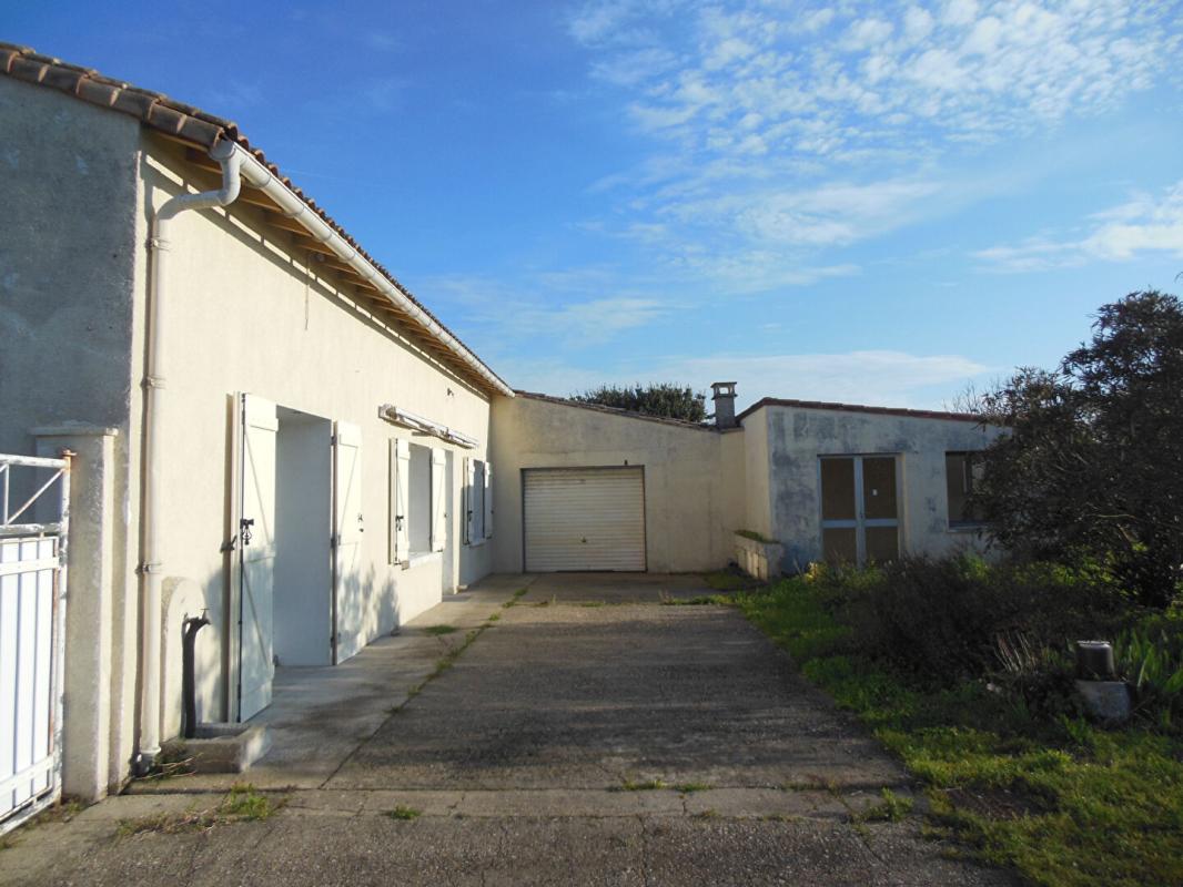 SAINT-SULPICE-DE-ROYAN Maison de village, centre-ville 2 min à pied dans un environnement calme 8