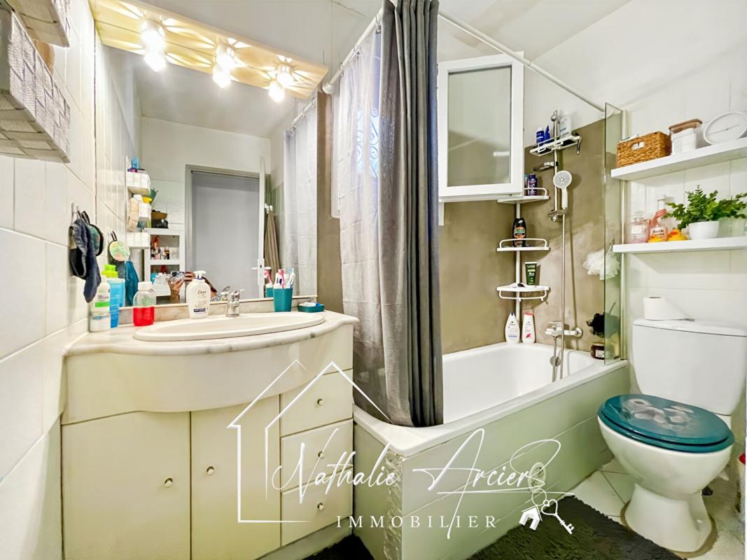 TREBES Maison plain-pied 100 m2 environ avec piscine, 4 chambres 11