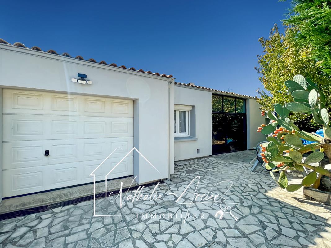 TREBES Maison plain-pied 100 m2 environ avec piscine - Coup de coeur assuré ! 3