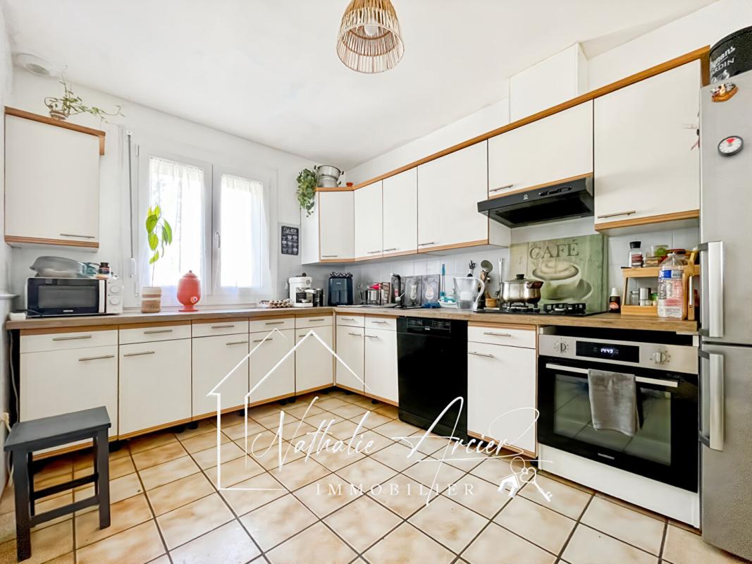 TREBES Maison plain-pied 100 m2 environ avec piscine, 4 chambres 7