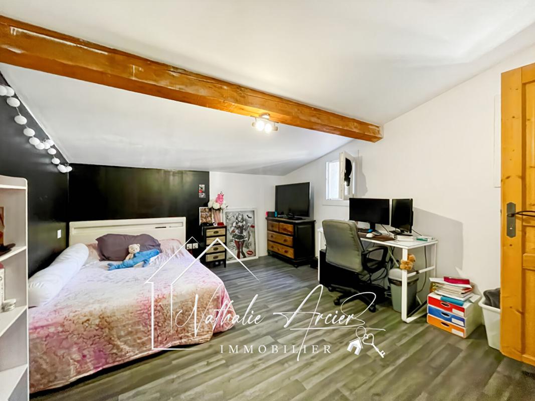 TREBES Maison plain-pied 100 m2 environ avec piscine, 4 chambres 9