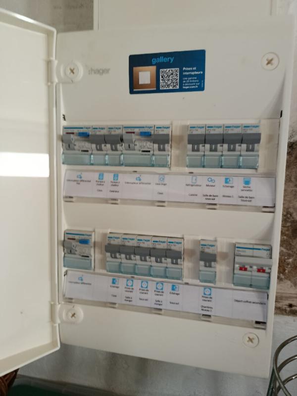 CARHAIX-PLOUGUER Maison 129 M2  4 chambres 16