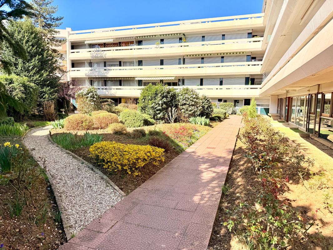 AUXERRE Au coeur d'Auxerre dans une résidence sécurisée avec gardien Appartement 2 pièce(s) 15