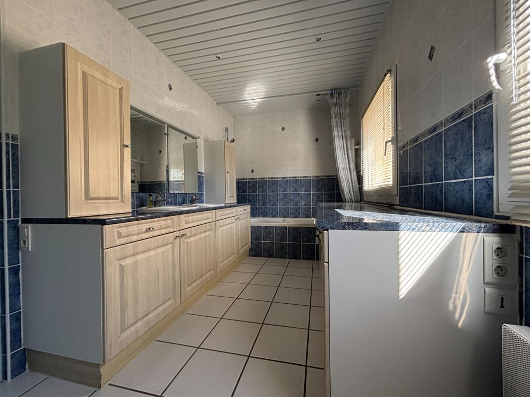 SAINT-CAST-LE-GUILDO Maison Saint Cast Le Guildo 6 pièce(s) 179 m2 10