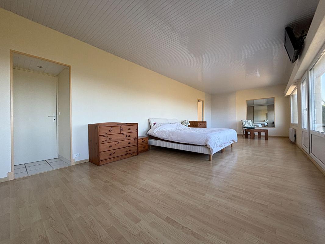 SAINT-CAST-LE-GUILDO Maison Saint Cast Le Guildo 6 pièce(s) 179 m2 8