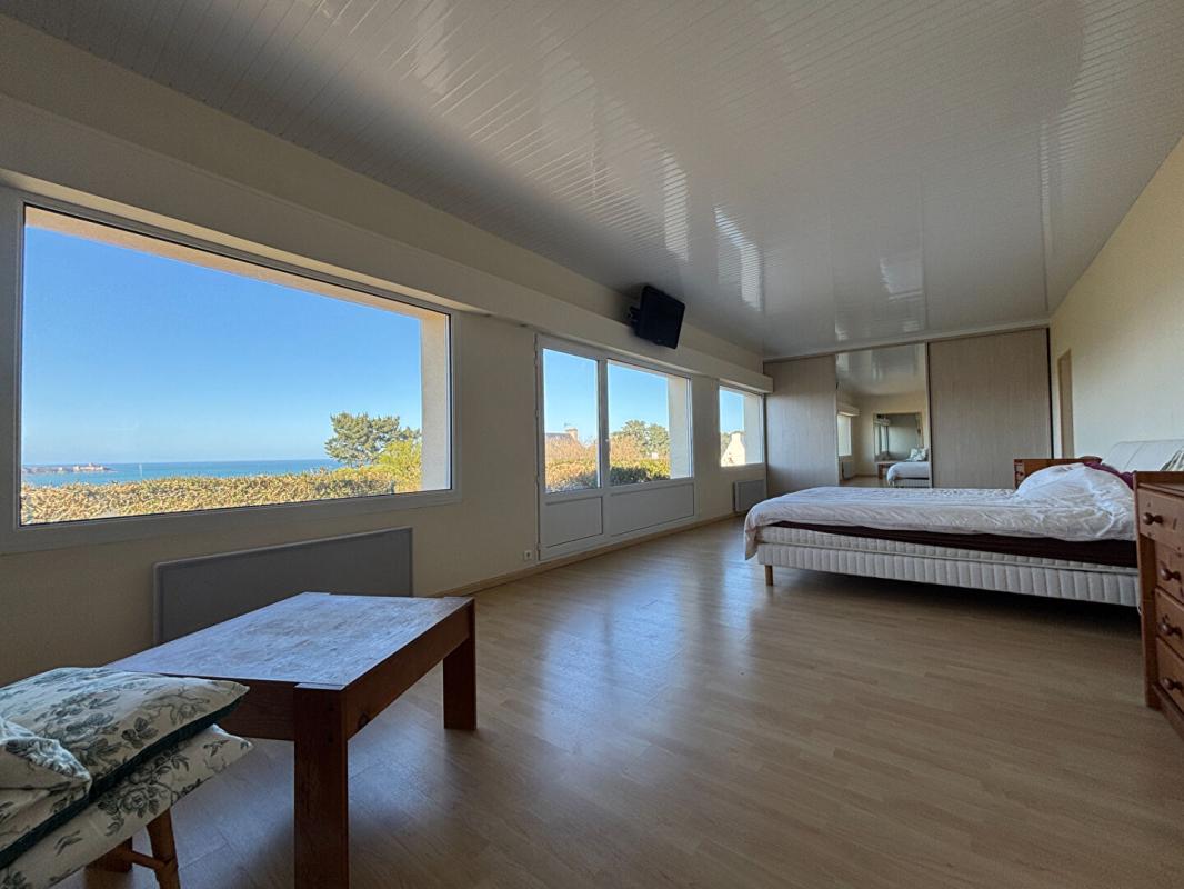 SAINT-CAST-LE-GUILDO Maison Saint Cast Le Guildo 6 pièce(s) 179 m2 9