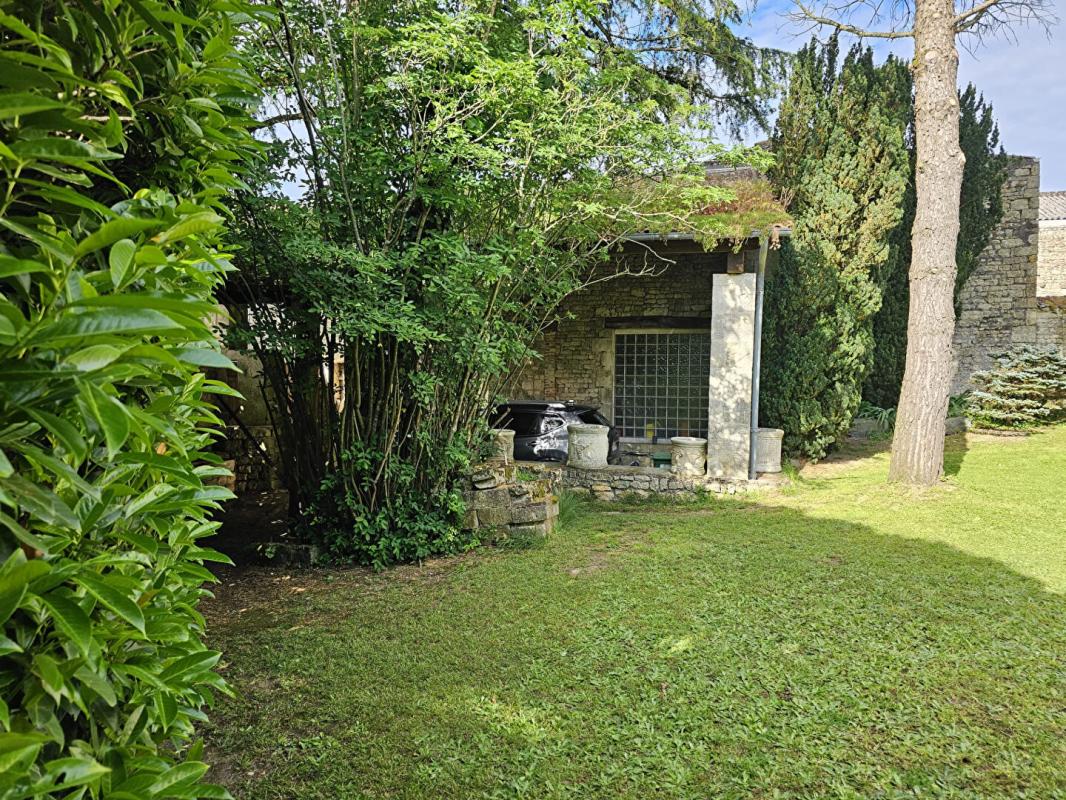 COULONGES-SUR-L'AUTIZE Maison de Maître et ses dépendances en coeur de ville 12