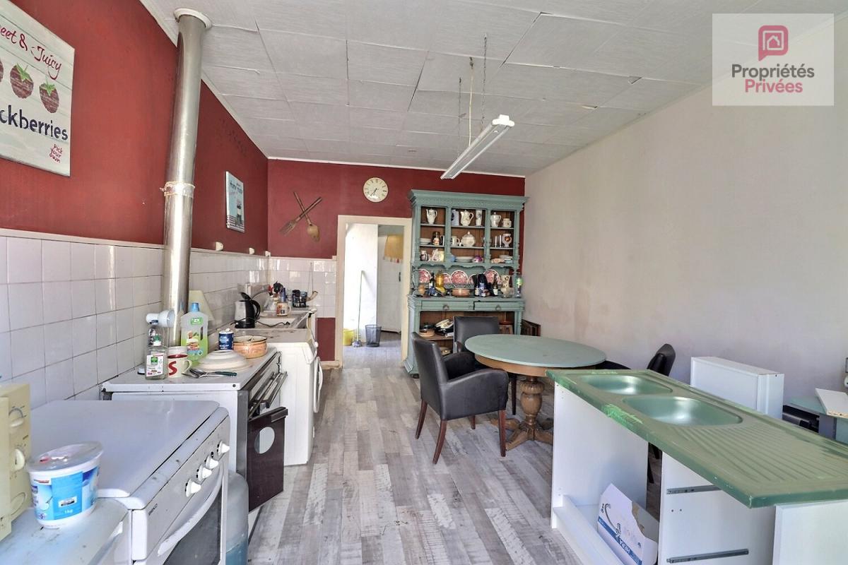 DAMPIERRE-SUR-BOUTONNE Maison de bourg mitoyenne à rénover sur 2 niveaux avec cave 6