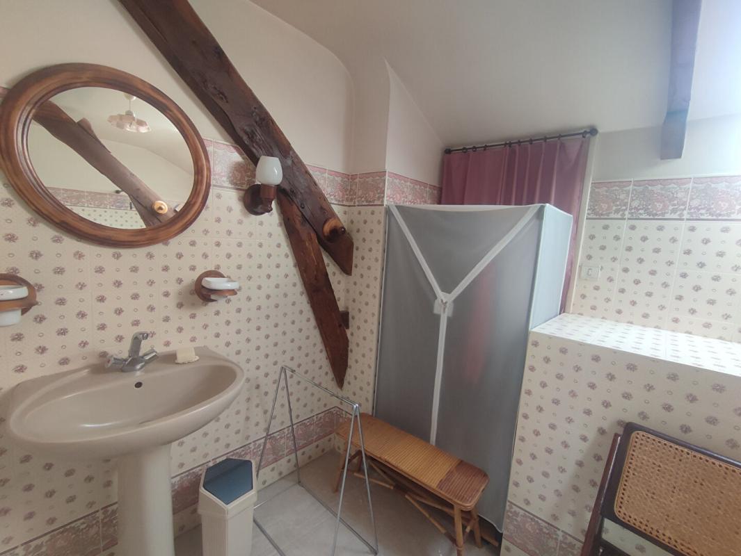 NOYAL-PONTIVY Maison traditionnelle de 163 m2 et ses dépendances 13