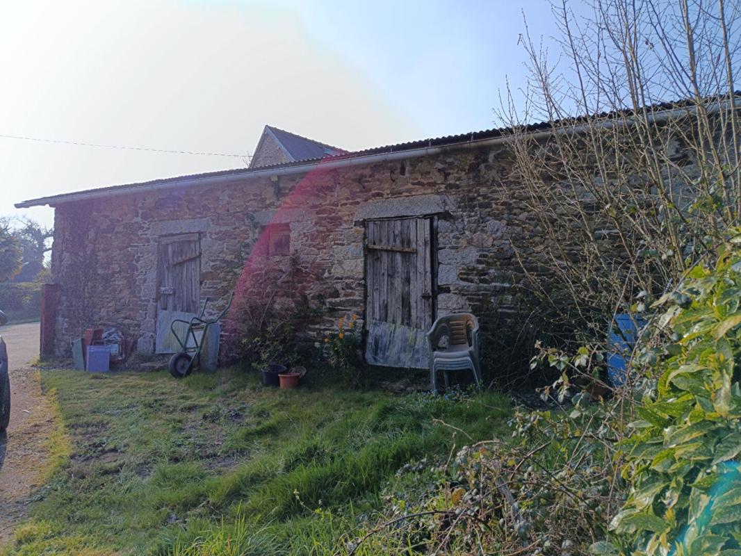 POULLAOUEN maison 140M2  2 chambres 15