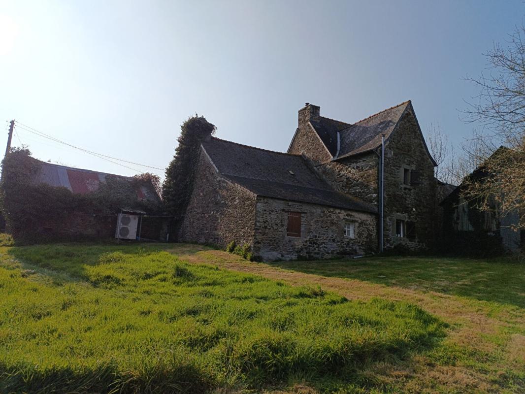 POULLAOUEN maison 140M2  2 chambres 16