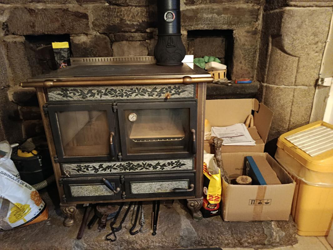 POULLAOUEN maison 140M2  2 chambres 5